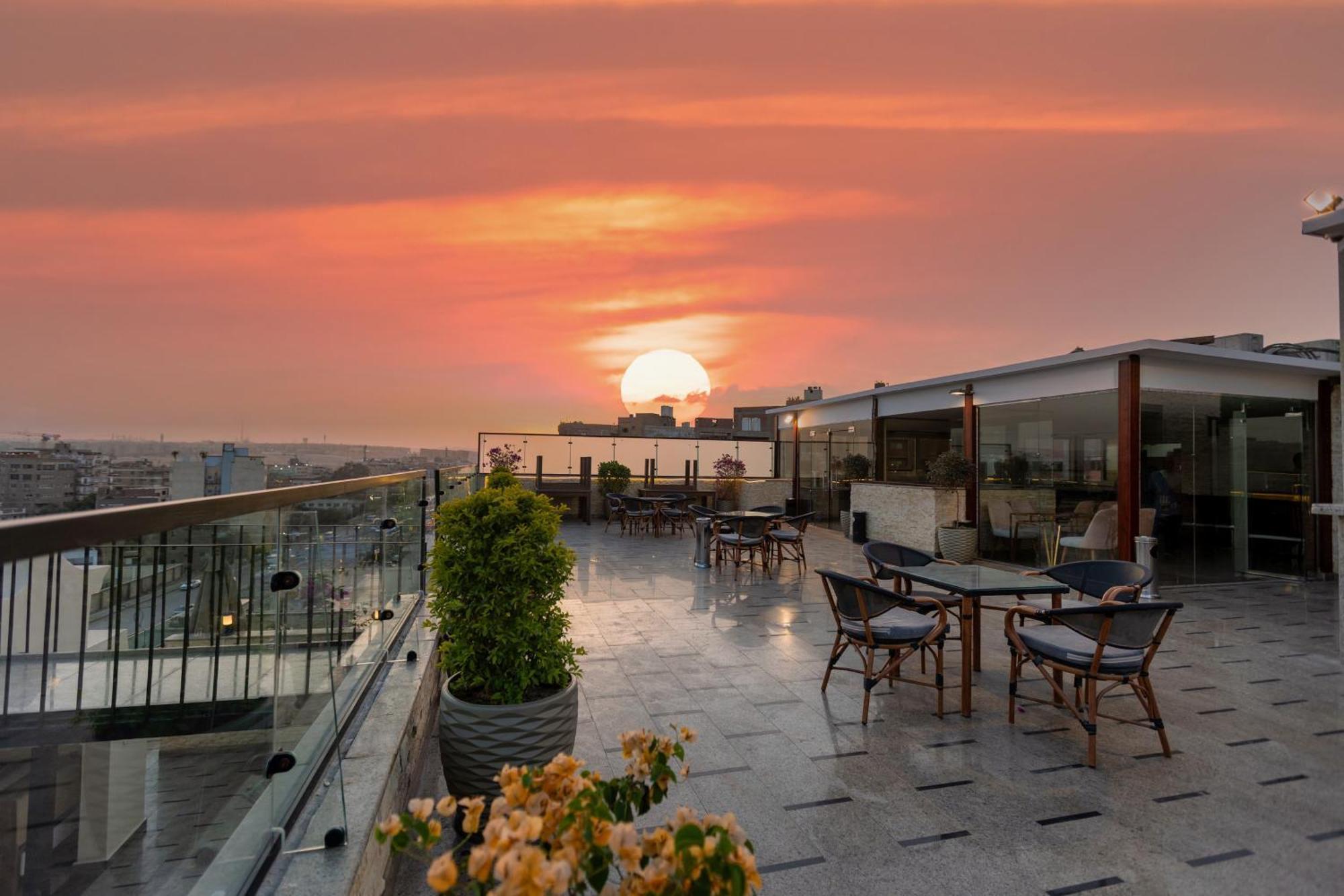 Pyramids Charm Hotel Al Kawm al Akhdar エクステリア 写真
